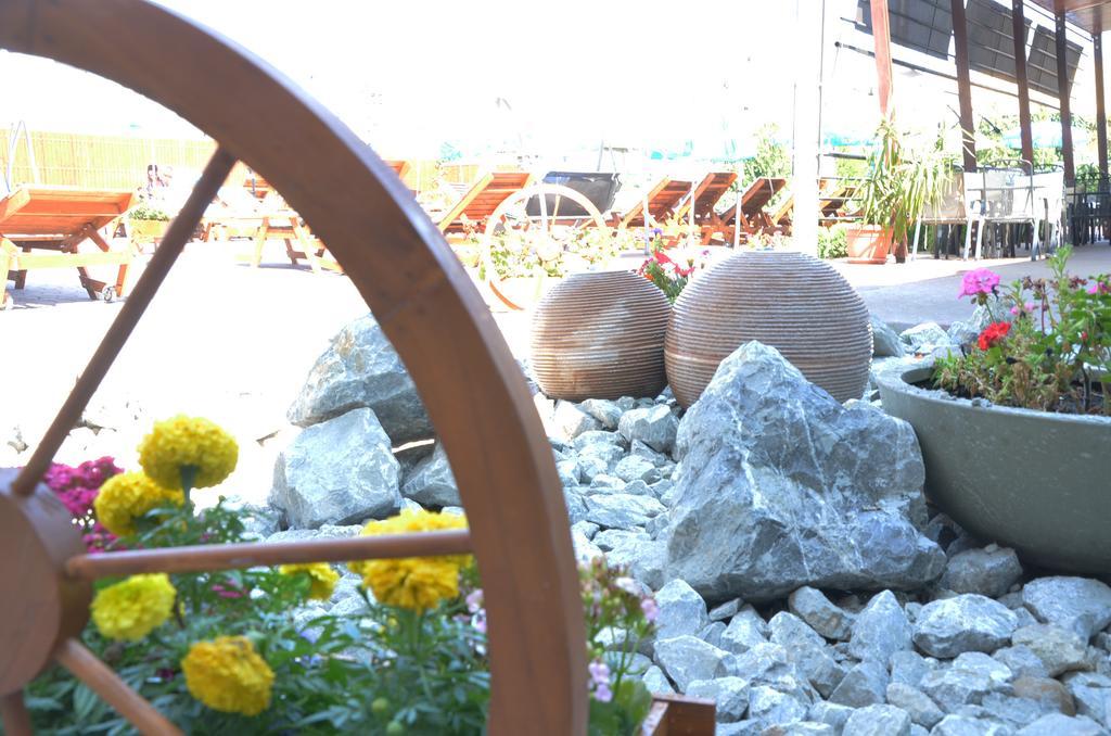 Hotel Spa Ice Resort Ghiroda Dış mekan fotoğraf